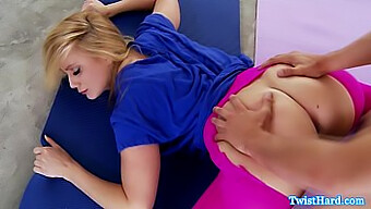 Si Pirang Aj Applegate Memberikan Blowjob Deepthroat Dalam Pose Yoga