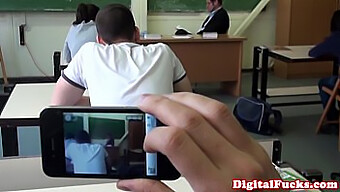 Taissia Shanti Memberikan Blowjob Dan Dientot Di Dalam Kelas