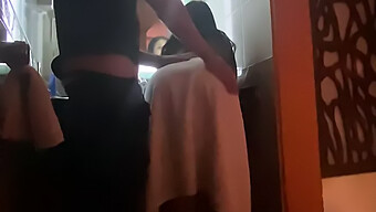 Les Cousines Mexicaines Deviennent Coquines Dans Cette Vidéo Amateur