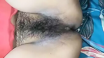 Hairy Indian Bhabhi Gets Her Pussy Fingered