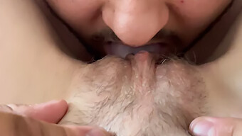 Intimate Homemade Video Of Eating Girlfriend'S Intimate Area