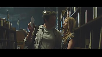 Všetky horúce scény s slávnou herečkou "Gone Girl"