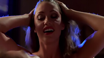 Shannon Elizabeth In A Tantalizing Softcore Scene As A Seductive Babe