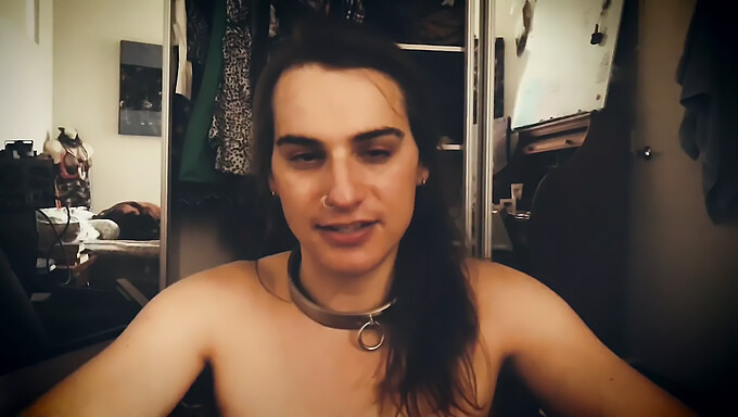 JamieTheSlut face o muie unui Tammy Cheeks încătușat în partea 2