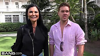 Cuộc Phiêu Lưu Hoang Dã Trên Bãi Biển Của Jasmine Jae Với Âm Đạo Có Khuyên Xỏ Và Bộ Ngực To