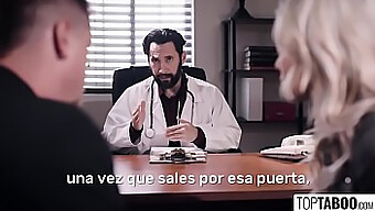 Pareja con problemas de fertilidad busca ayuda de un médico