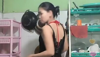 Vietnamesiska Tjejer Blir Stygga På Bigo Live