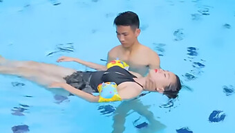 Massage Cơ Thể Trên Cao Trong Bồn Tắm Thủy Liệu