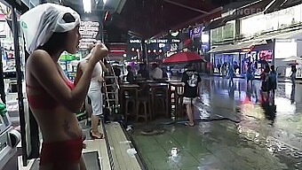 Cámara Oculta Captura Comportamiento Turístico Travieso En Pattaya