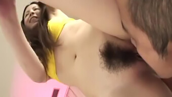 Intenso Contenido Para Adultos Con La Encantadora Rika Koizumi Con Tetas Naturales Y Pequeñas