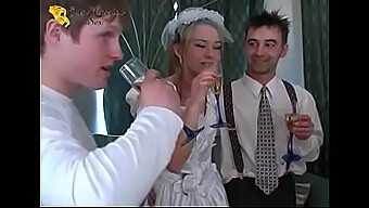 La Festa Di Matrimonio Della Sposa Russa Si Trasforma In Una Festa Di Sesso Selvaggio Con Gli Amici