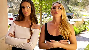 Dve plavuše, Bridget Bond i AJ Applegate, u divljem trojcu