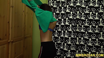 Křehká Indická Teenka Si Nechává Roztahovat Kundičku Velkým Penisem V Hd Videu